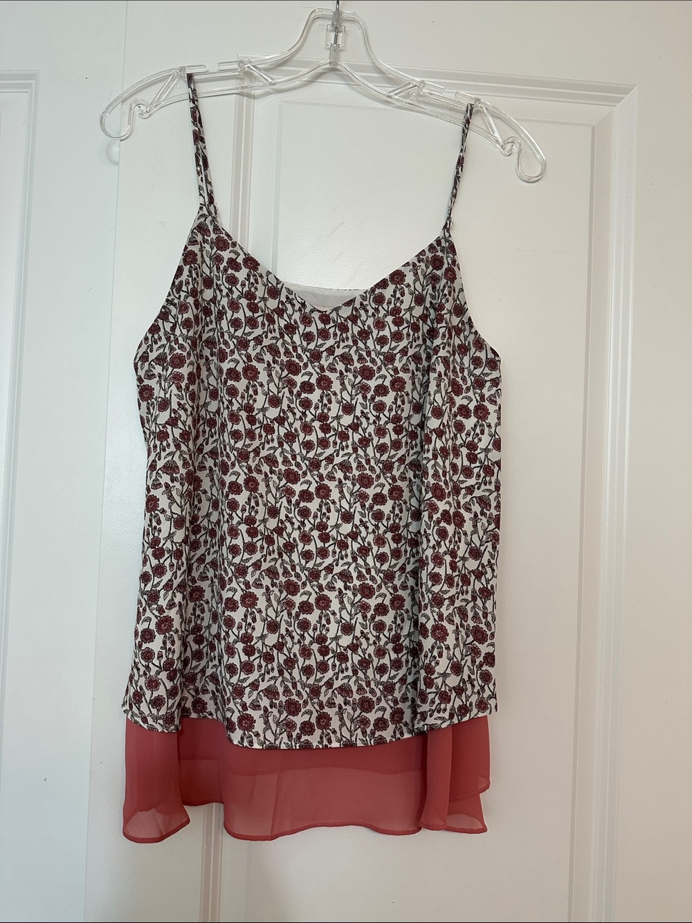 Loft sz XS floral print spaghetti strap camisole with a tiered hem. Excellent